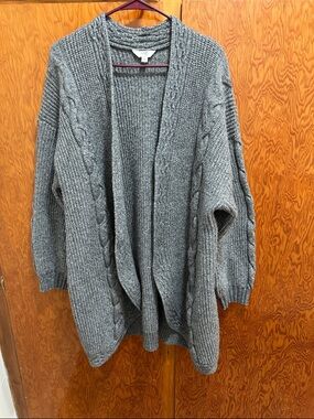 Terra & Sky Gray Open-Front Cable Knit Cardigan
